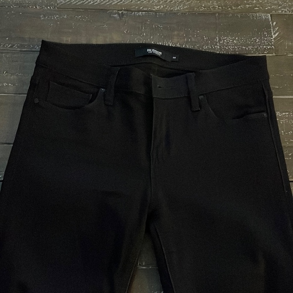 Cropped Hudson Black jeans